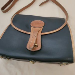 Dooney & Bourke cross body classic purse in black and tan